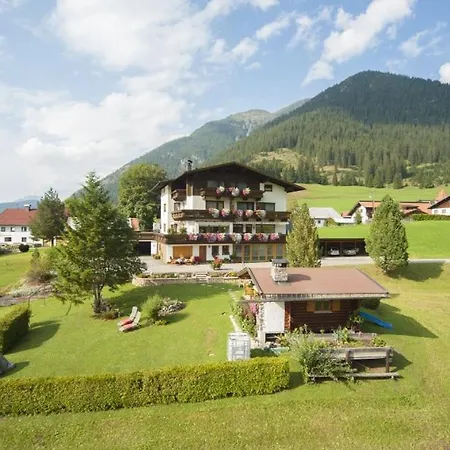Gaestehaus Bergland Pensionat 3*