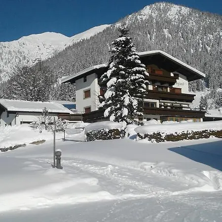Gaestehaus Bergland Pensionat 3*
